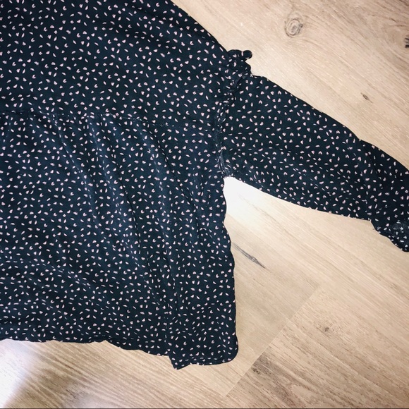 Gimmicks printed ruffle top 3 for $30 - Picture 9 of 10